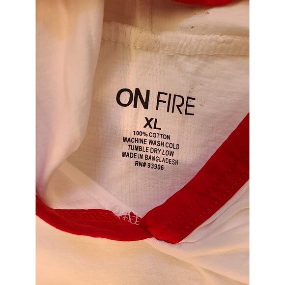 On Fire T Shirt Womens Size 1X Red Sleeveless Graphic  Girl Tee 100% Cotton - Picture 6 of 8